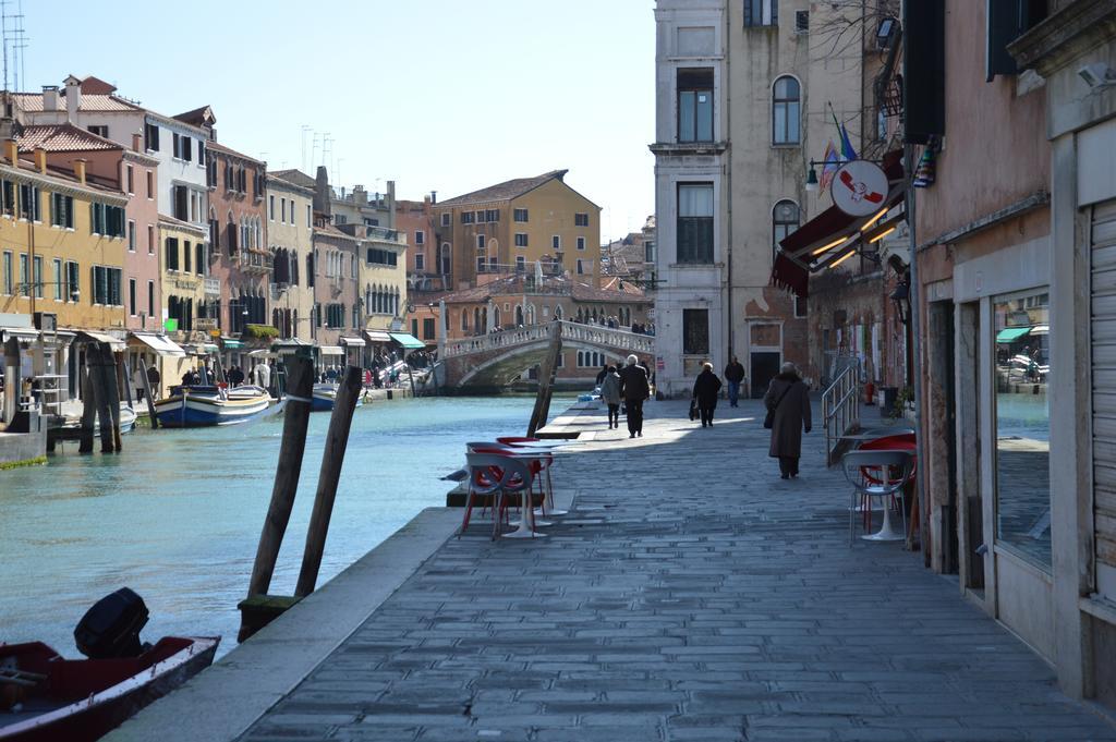 Asteria Venetian * Venise